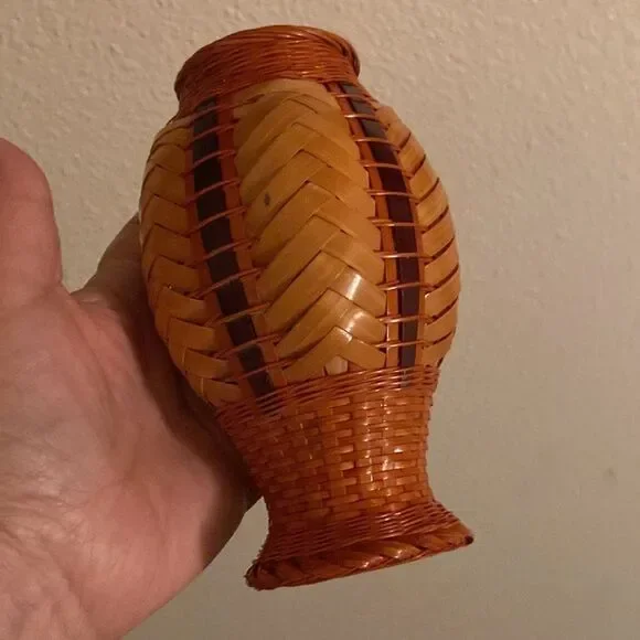 Handcrafted Woven Vase - Brown and Tan Vintage - Picture 5 of 6